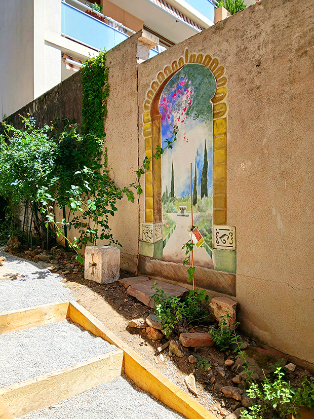 peinture murale pour l'aménagement d'un petit jardin